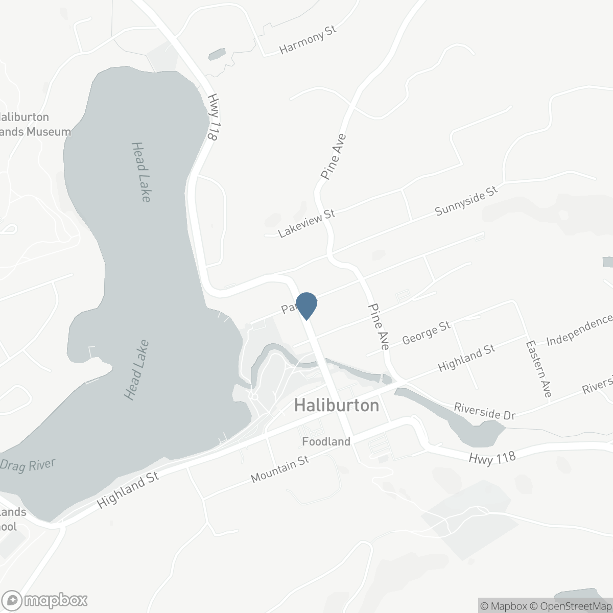 33 MAPLE AVENUE, Haliburton, Ontario K0M 1S0